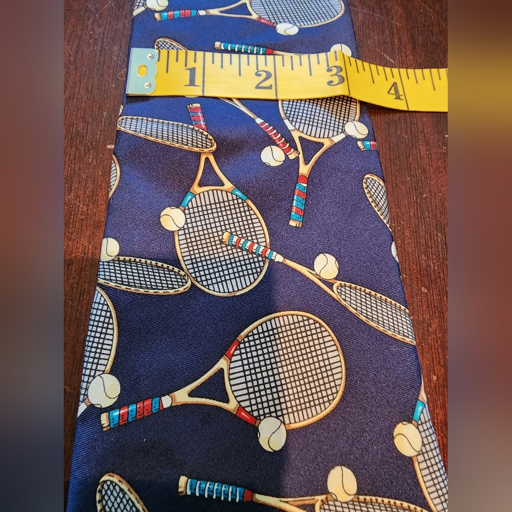 Alynn Tennis Rackets Silk Tie